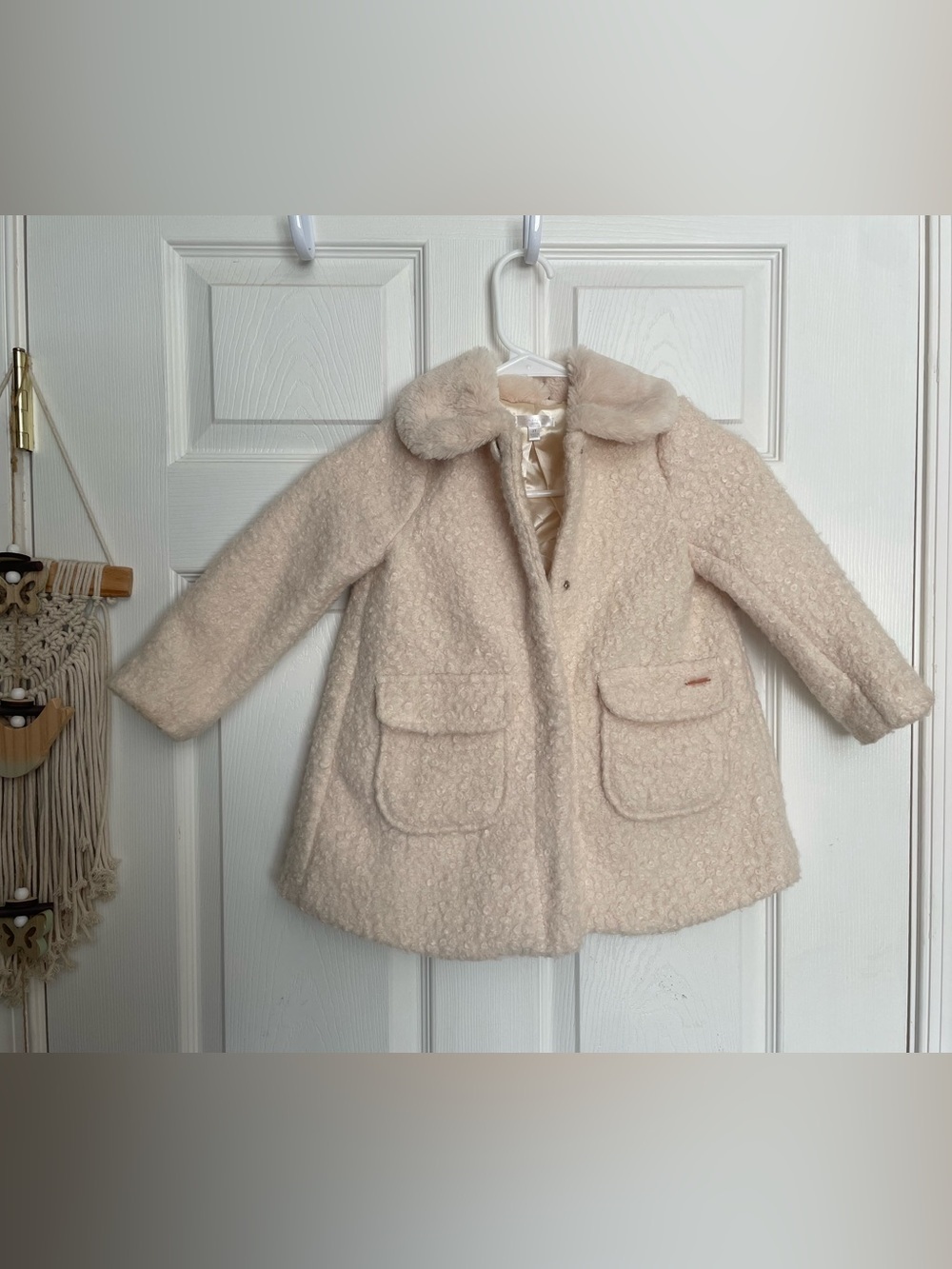 Tahari Girl 2T Little Girls Cream Bouclé Pea Coat with Faux-Fur Collar